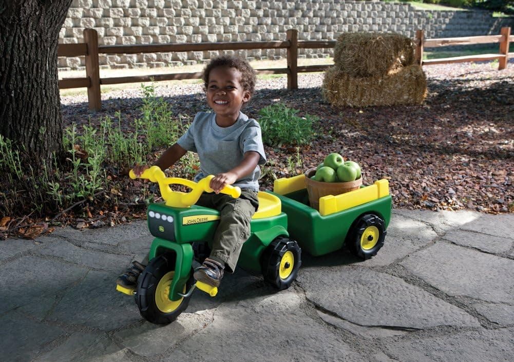 John Deere Ride-On Pedal Tractor with Wagon thumbnail 4