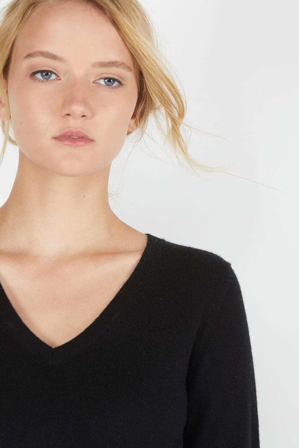 JENNIE LIU Women thumbnail 2