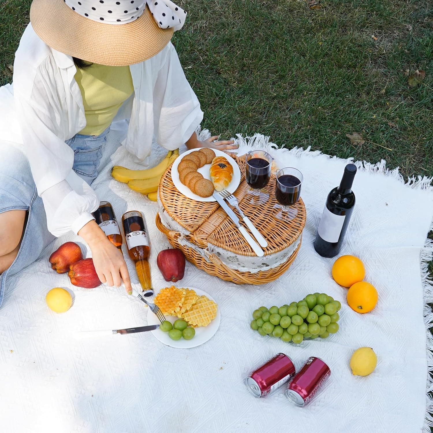 ZORMY 15" Wicker Picnic Basket with Removable Liner thumbnail 3