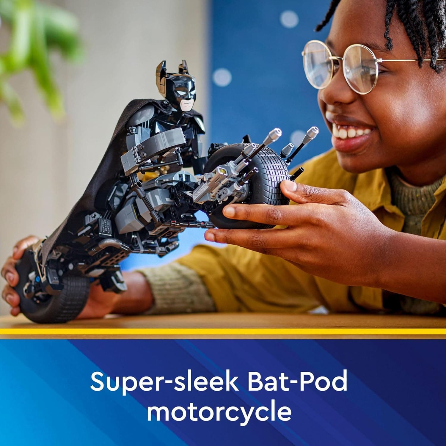 LEGO DC Batman Construction Figure & The Bat-Pod Bike thumbnail 4