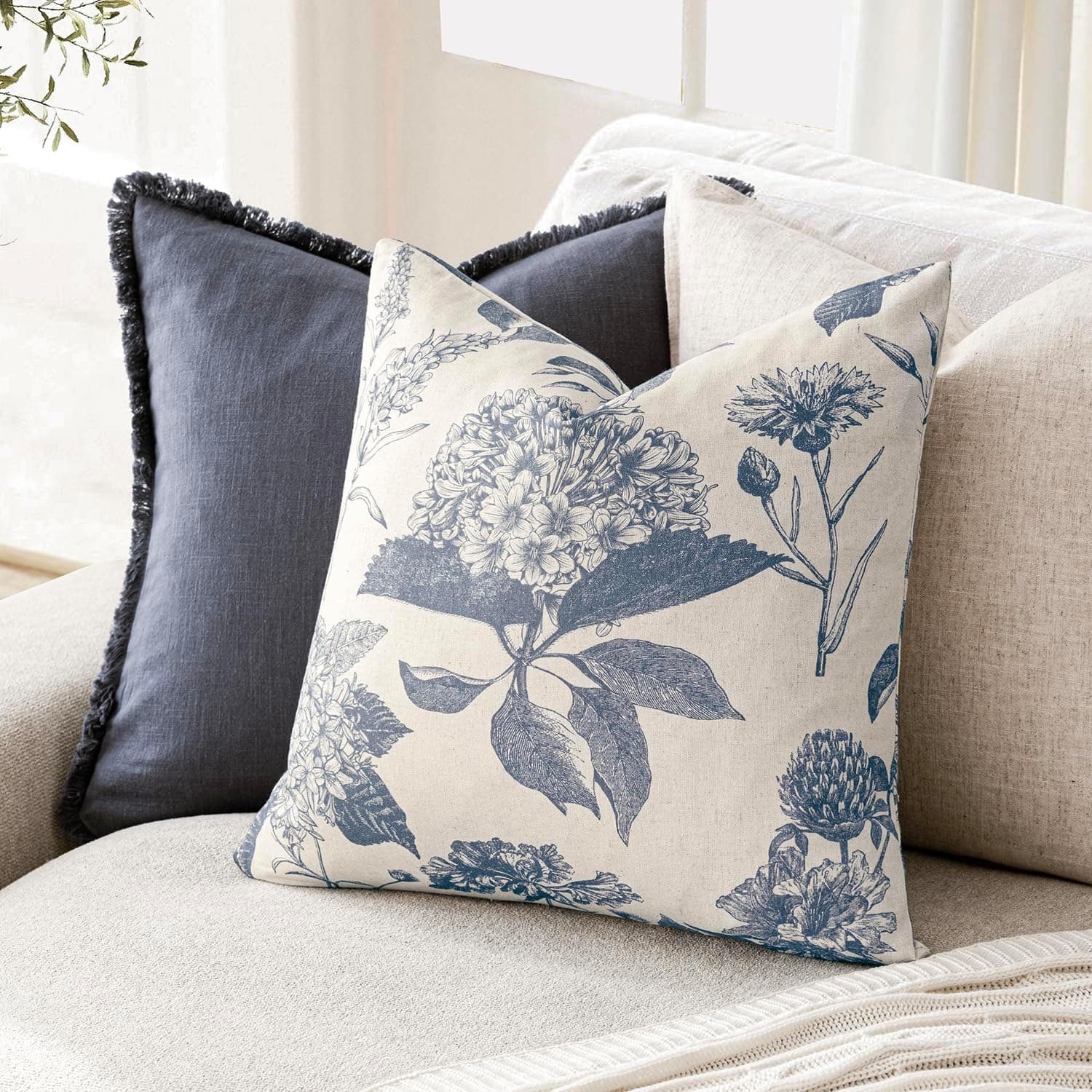 Set of 2 Linen Floral Vintage Throw Pillow Covers - 22x22 Inch thumbnail 4