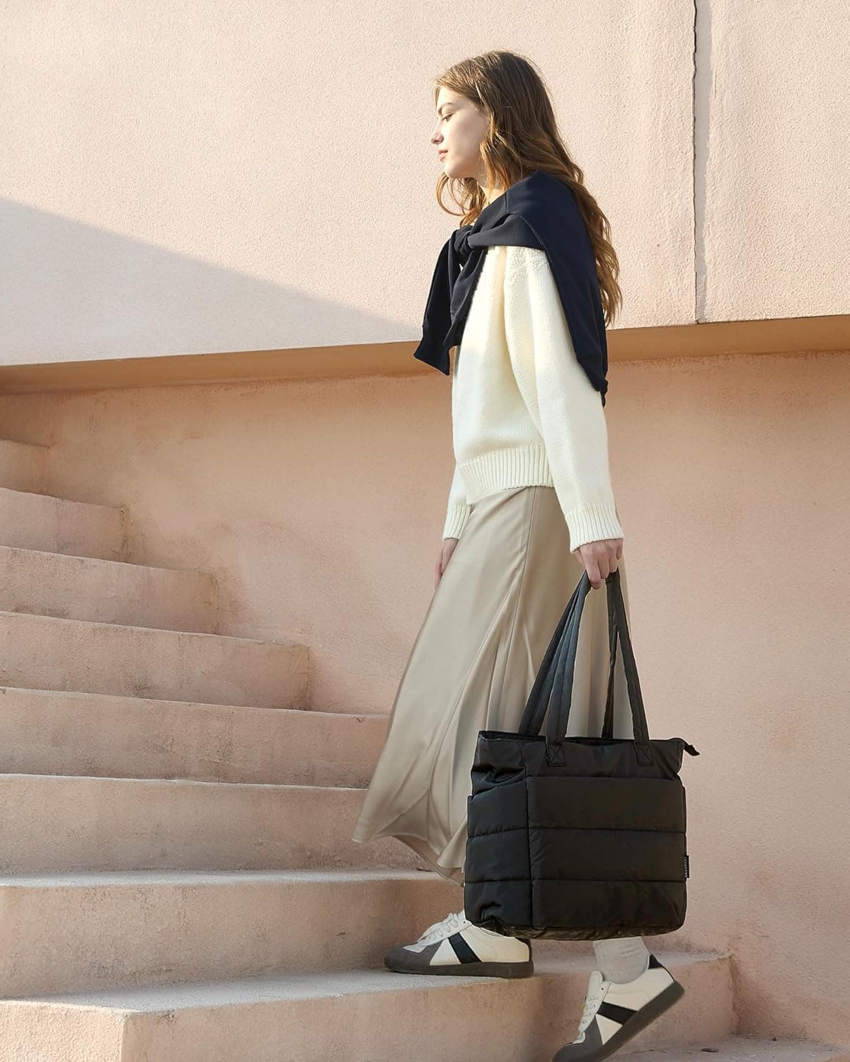 BAGSMART Tote Bag for Women, Lightweight Puffy Tote Bag with Compartments Shoulder Bag Handbag Quilted Shoulder Bag Handbag for Travel, Work, Beach, Gym, Shop (Black) : Clothing, Shoes &amp; Jewelry thumbnail 2