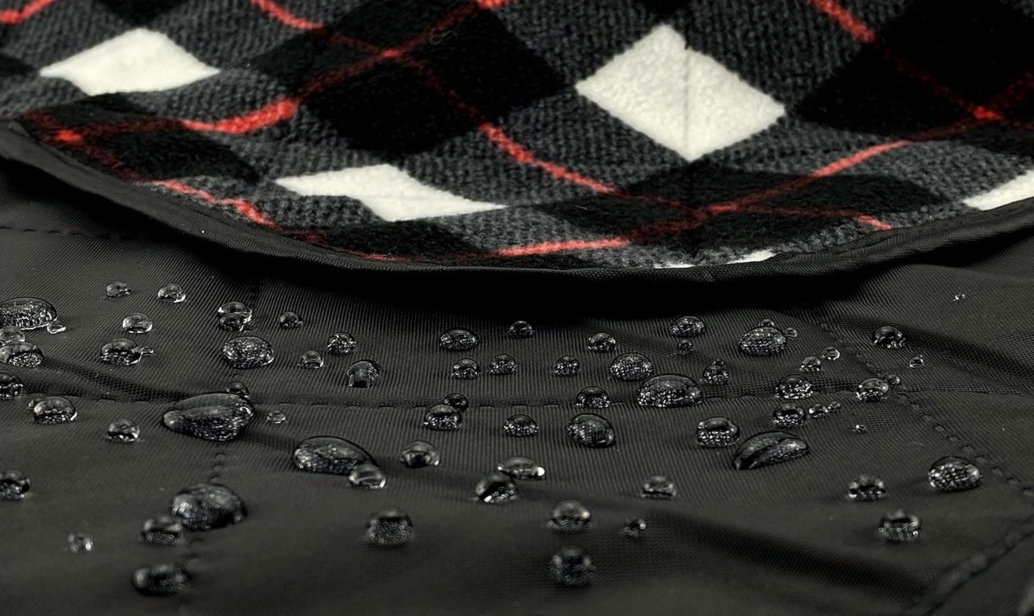 DOWN UNDER OUTDOORS Large Waterproof Windproof Quilted Fleece Stadium Blanket thumbnail 3