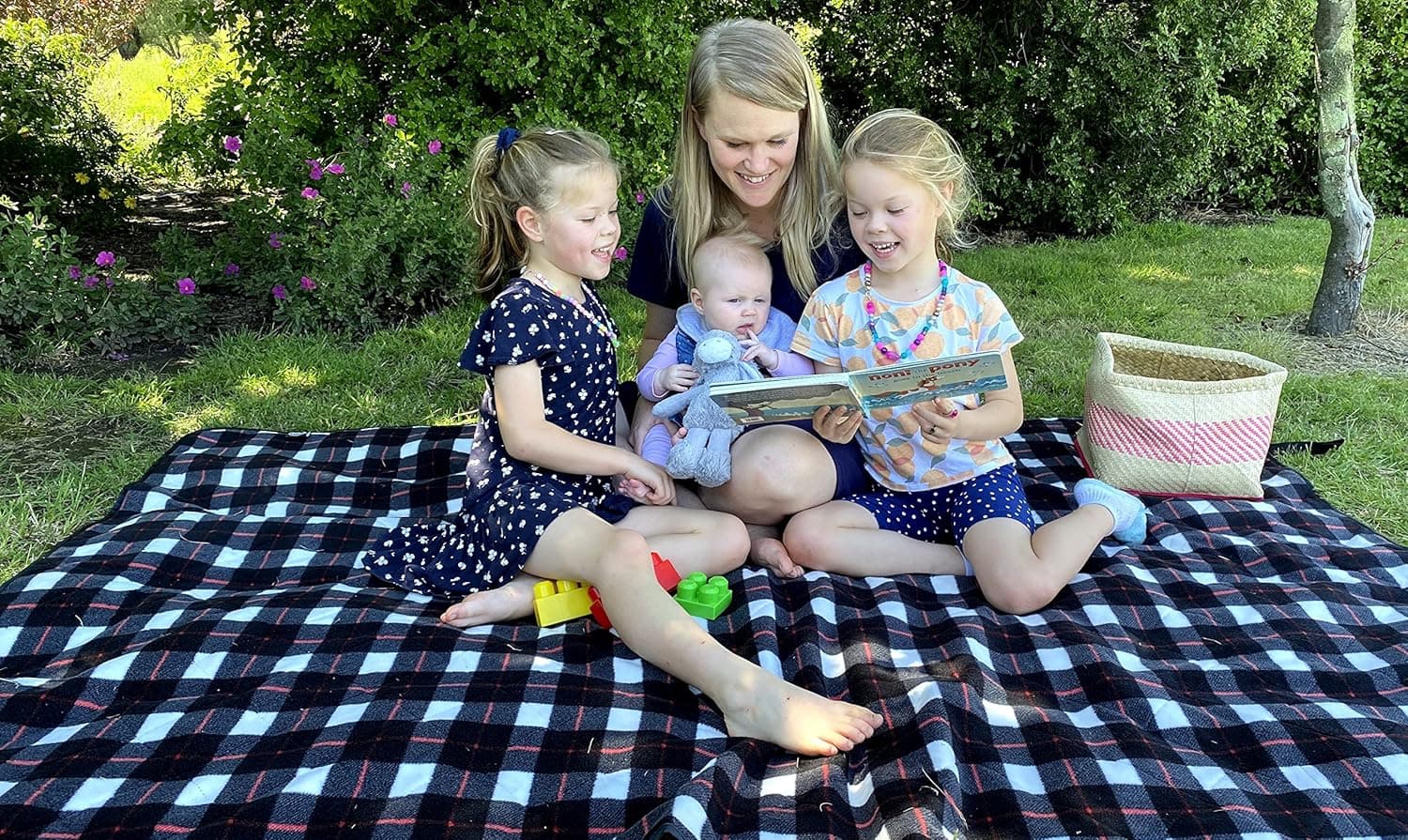 DOWN UNDER OUTDOORS Large Waterproof Windproof Quilted Fleece Stadium Blanket thumbnail 4